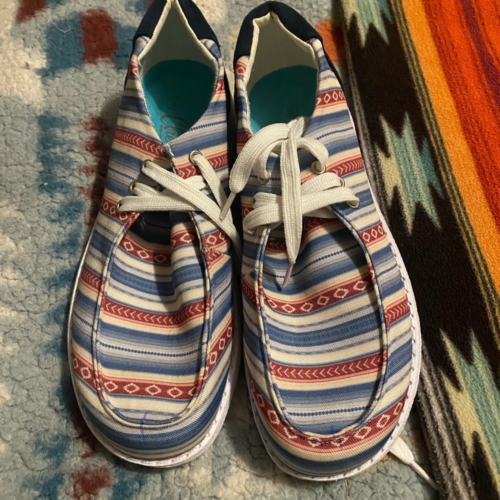 Western sneakers